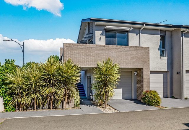 10 Charolais Avenue, NSW 2171