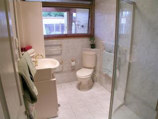 Bathroom (2005-03-24)