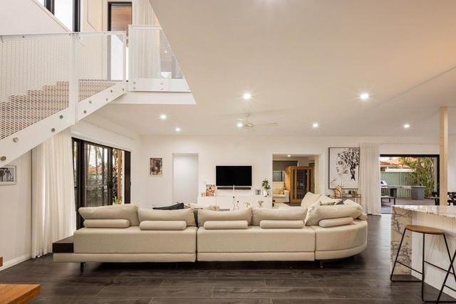 81 Alec Avenue, QLD 4218