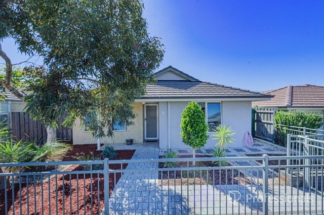 5 Greenbank Street, WA 6069