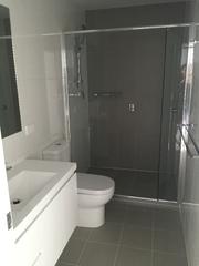 Bathroom (2015-08-20)