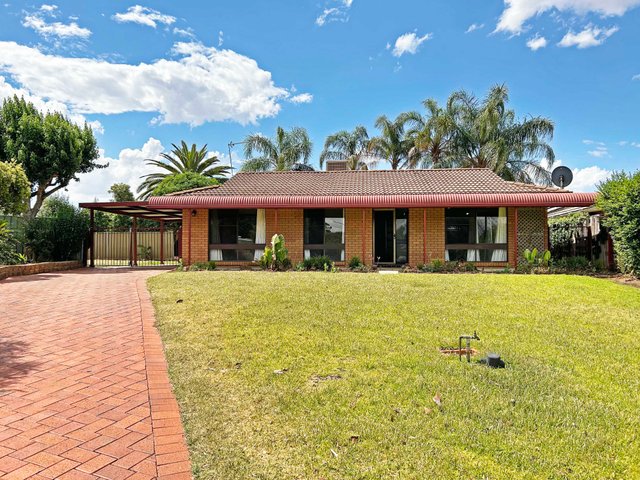 35 Chifley Drive, NSW 2830