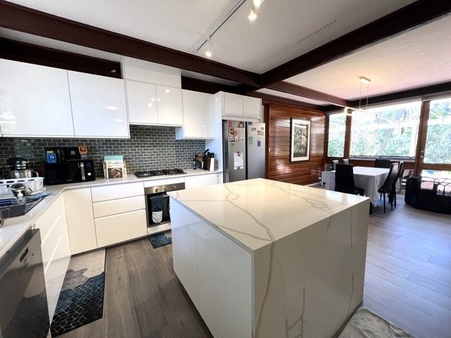 9 Warlingham Drive, WA 6076