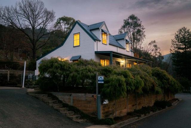 9 Blue Wren Close, VIC 3741