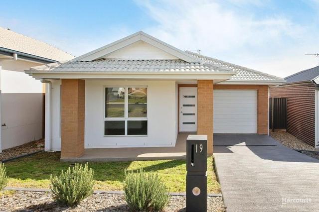 19 Melton Circuit, NSW 2557