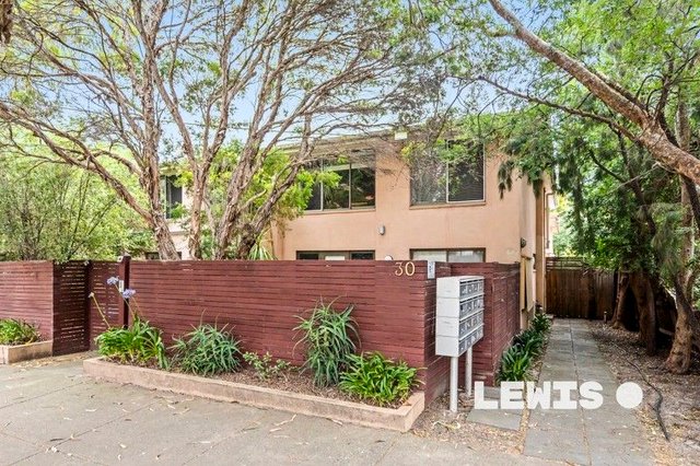 4/30 Strettle St, VIC 3071