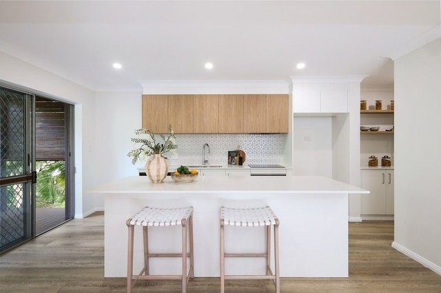 12 Robyn Street, QLD 4215