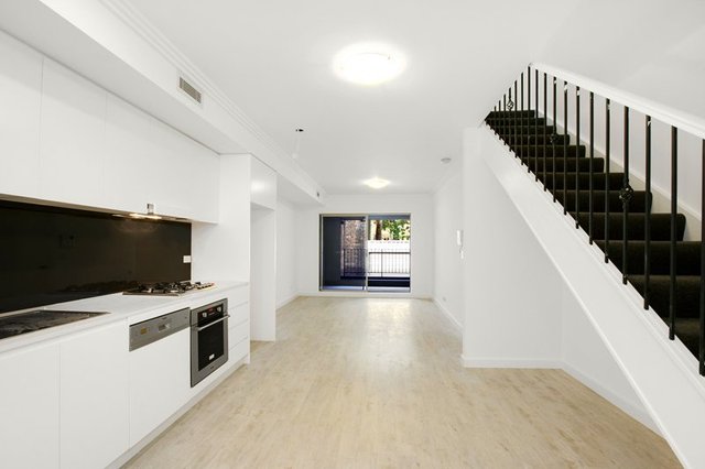 8/177 Cathedral Street, NSW 2011