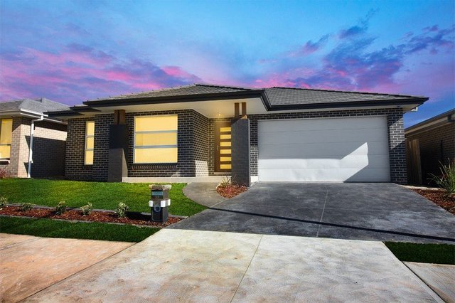 38 Banfield Drv, NSW 2570