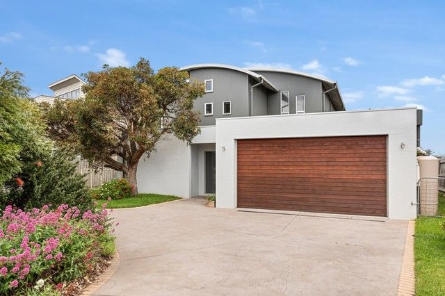 60 Warranqite Crescent, VIC 3915
