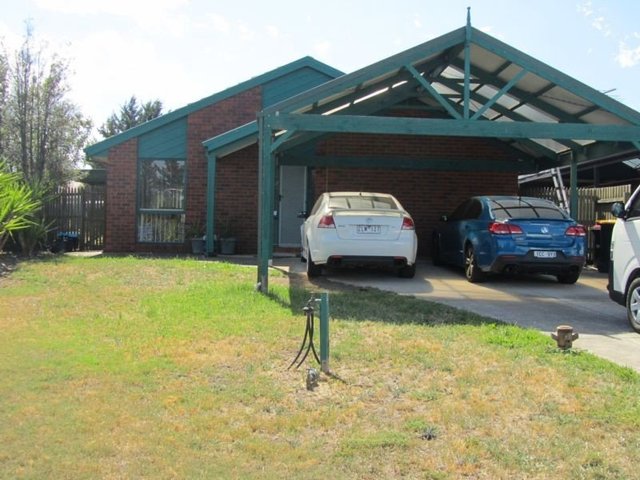 7 Momba Close, VIC 3337