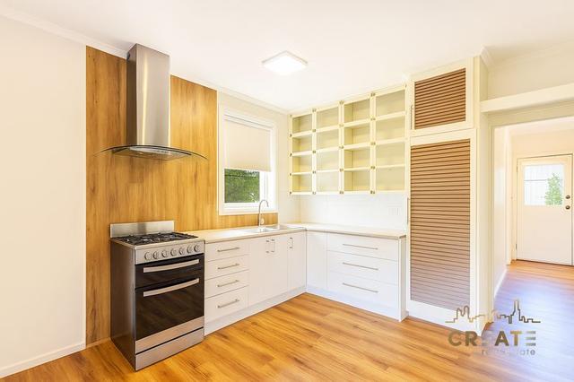 30 Howden Cres, VIC 3019