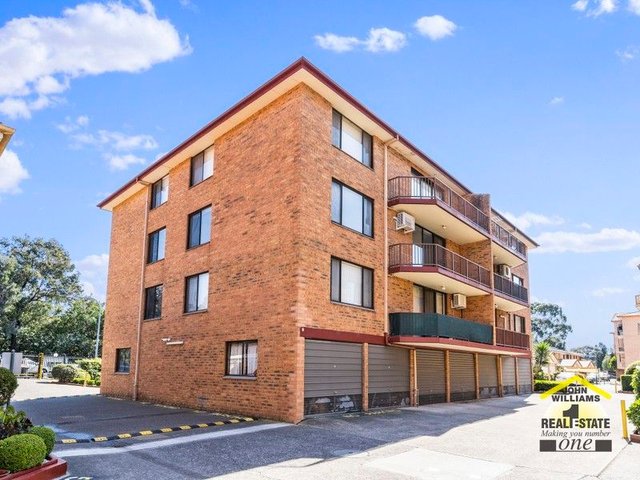 90/2 Riverpark Drive, NSW 2170