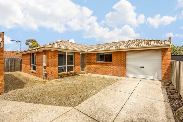 2/64 Dundee Way, VIC 3037