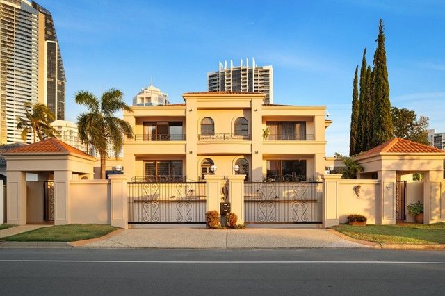 1/9 Tarcoola Crescent, QLD 4217