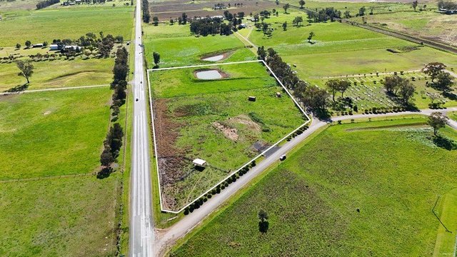 13 New England Highway, NSW 2337