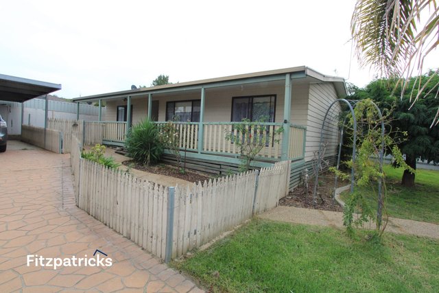 2A Tichborne Crescent, NSW 2650