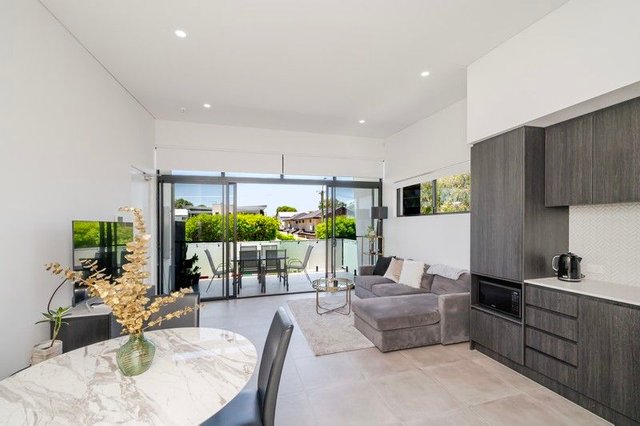 2/12 Anderson Street, WA 6016