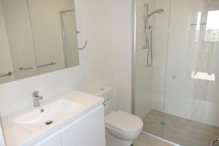 Bathroom (2015-11-30)