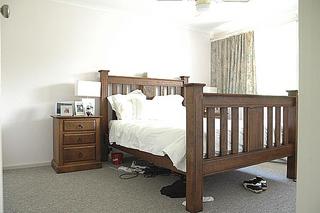 Bed 1 (2005-02-09)