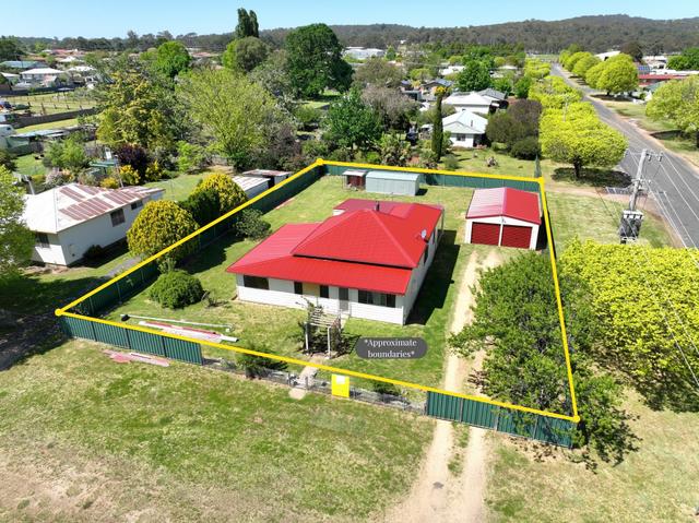 27 Bourke Street, NSW 2370