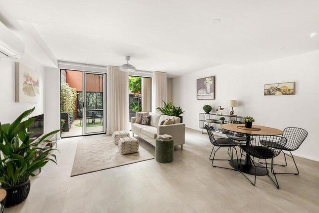 2/86 Queens Parade, VIC 3068