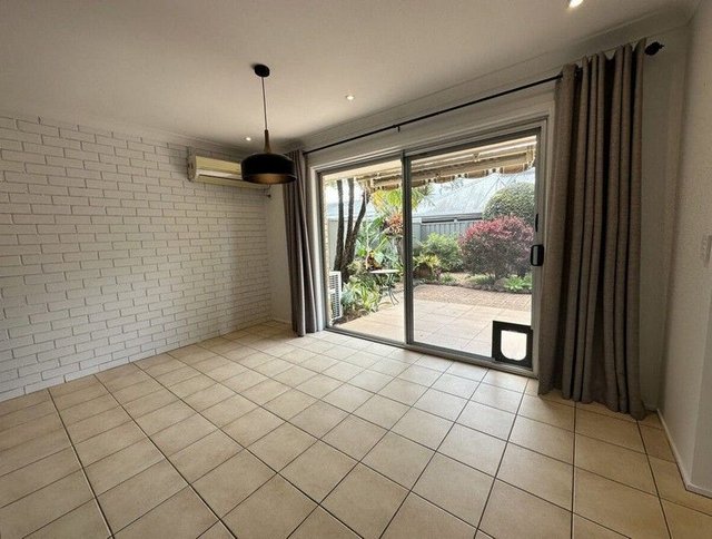 1/9 Crimson Court, QLD 4220