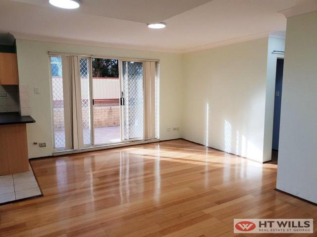 2/90 Gloucester Road, NSW 2220