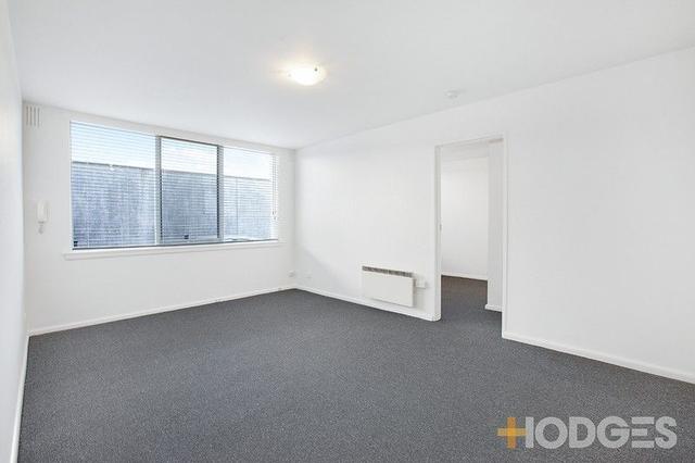 2/4 Normanby Street, VIC 3181