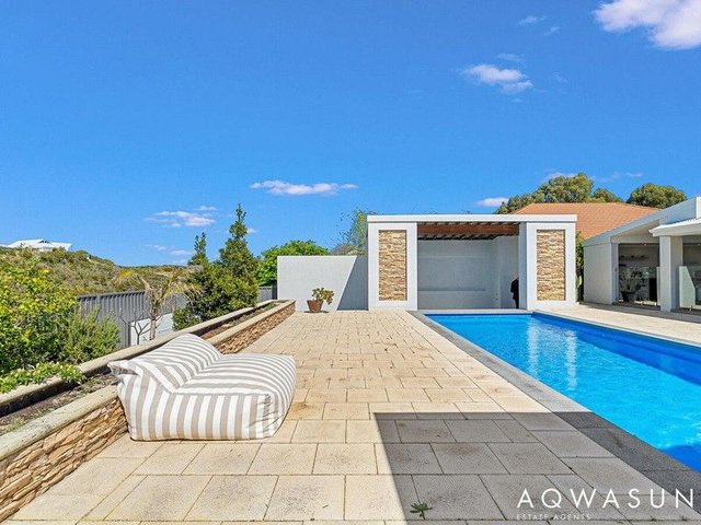 100 Crystaluna Drive, WA 6174