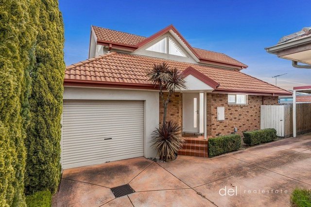2/4 Lockington Crescent, VIC 3175