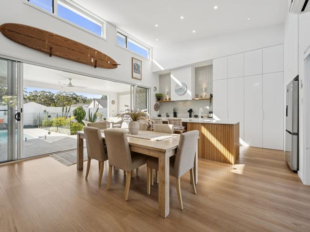 16 Ocean Point Avenue, NSW 2450
