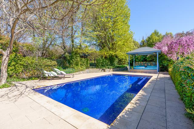 2 Hayes Crescent, ACT 2603