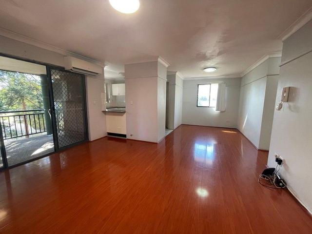 24/245 Targo Road, NSW 2146