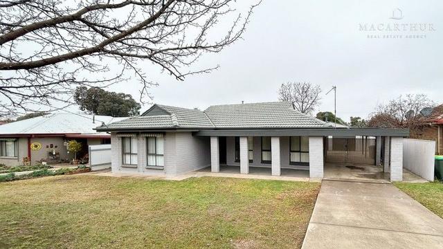 16 Walana Crescent, NSW 2650