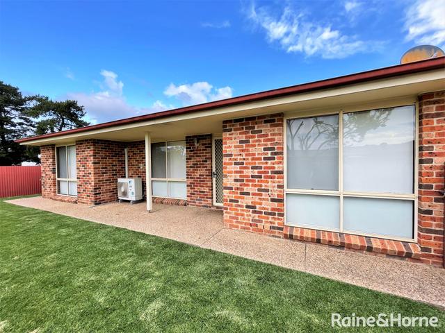 2/53 Grevillea Crescent, NSW 2650