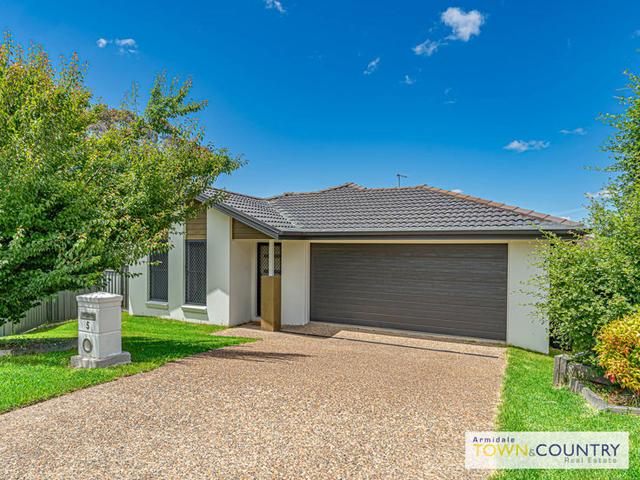 5 McGrath Place, NSW 2350