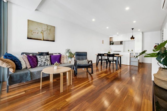 10902/16 Edmondstone Street, QLD 4101