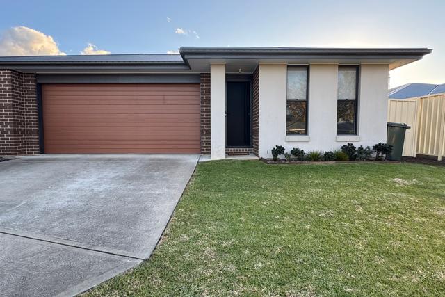 3a Charles Lester Place, NSW 2850