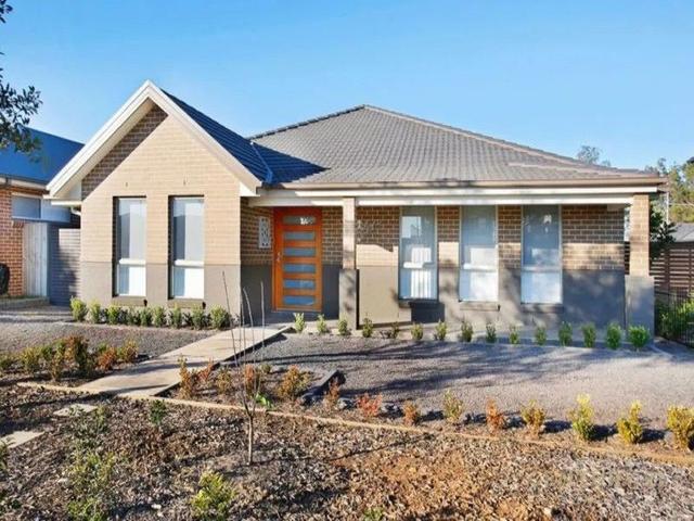 25 Beechey Circuit, NSW 2570