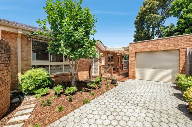 2/10 Wahroongaa Road, VIC 3163