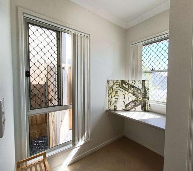 1/3 Wickford Street, QLD 4209