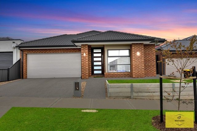 10 Bloodwood Street, VIC 3064