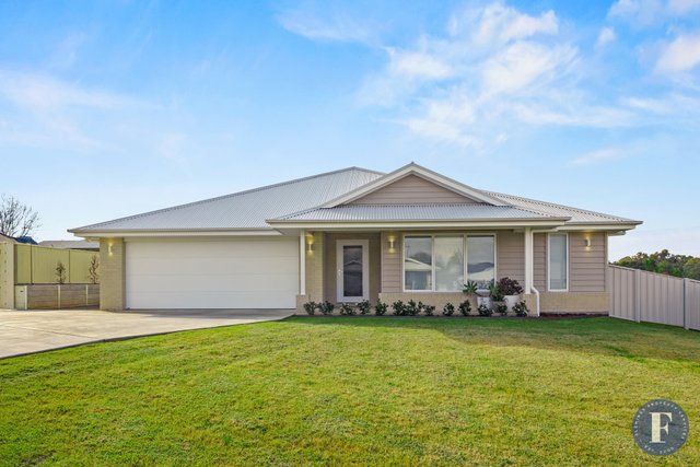 5 Armstrong Place, NSW 2594