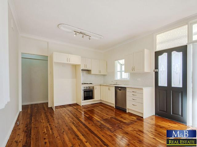 8 Graham Street, NSW 2767