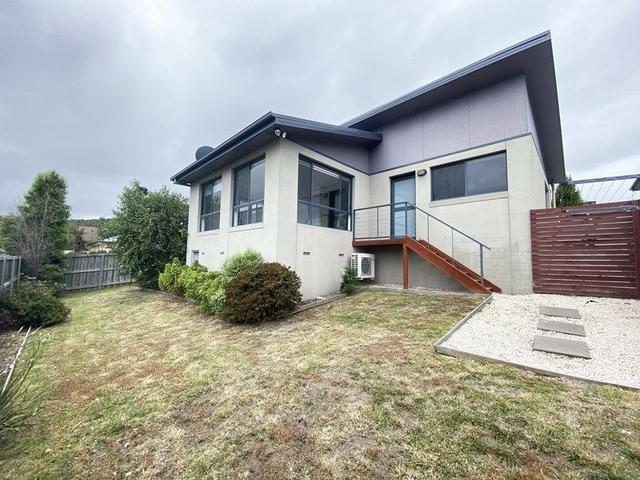 3/81 Oakdowns Parade, TAS 7019