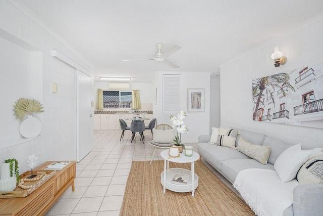 2/100 Greenslopes Street, QLD 4870