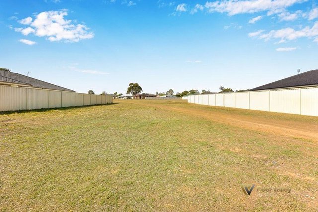 26 Flemming Crescent West, NSW 2340