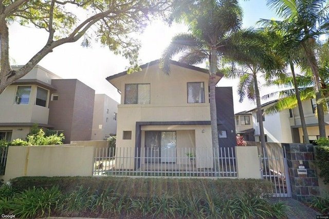 6105 The Lakes Drive, QLD 4212