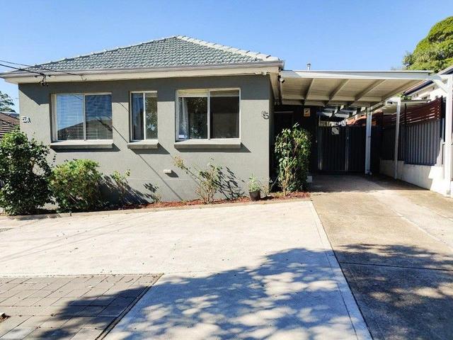 5 Carrisbrook Avenue, NSW 2196